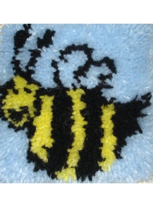 Bee-Buzz latch hook kit 8 x 8